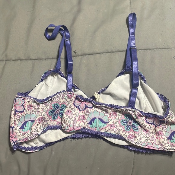 SOLD.   Spell Lilac poinciana bralette sz l - Picture 7 of 10